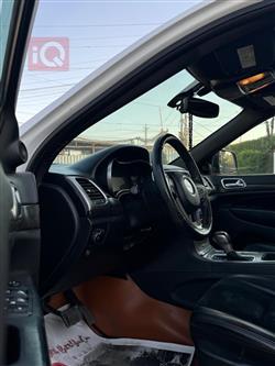 جیپ گراند شیرۆکی